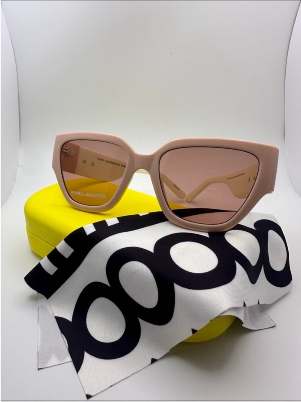 Marc Jacobs Blush Pink and Cream Cat Eye Sunglasses with Gold Accent - Picture 2 of 6